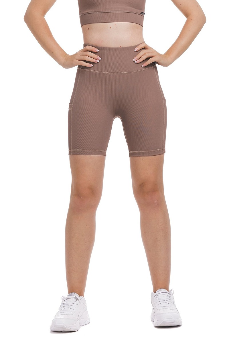 alessia shorts 1 Lanuma