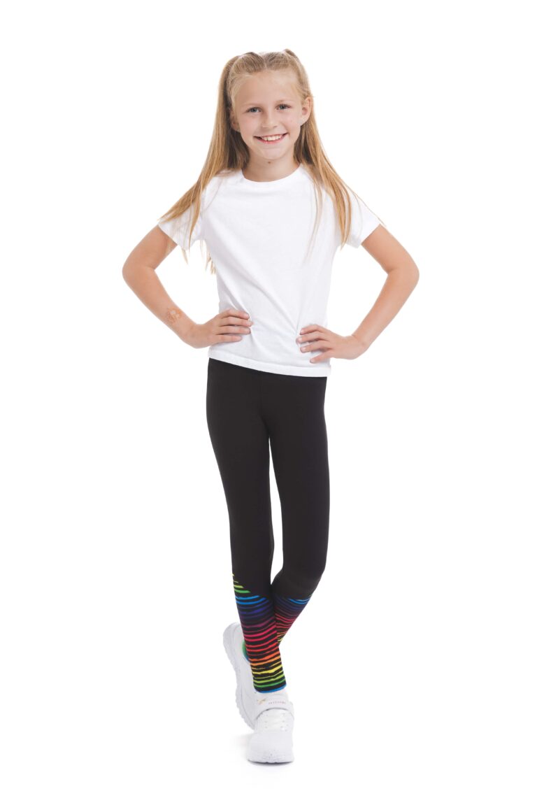 Otroške pajkice Estilo kids z živahnim mavričnim vzorčkom na dnu hlačnic in na pasu
