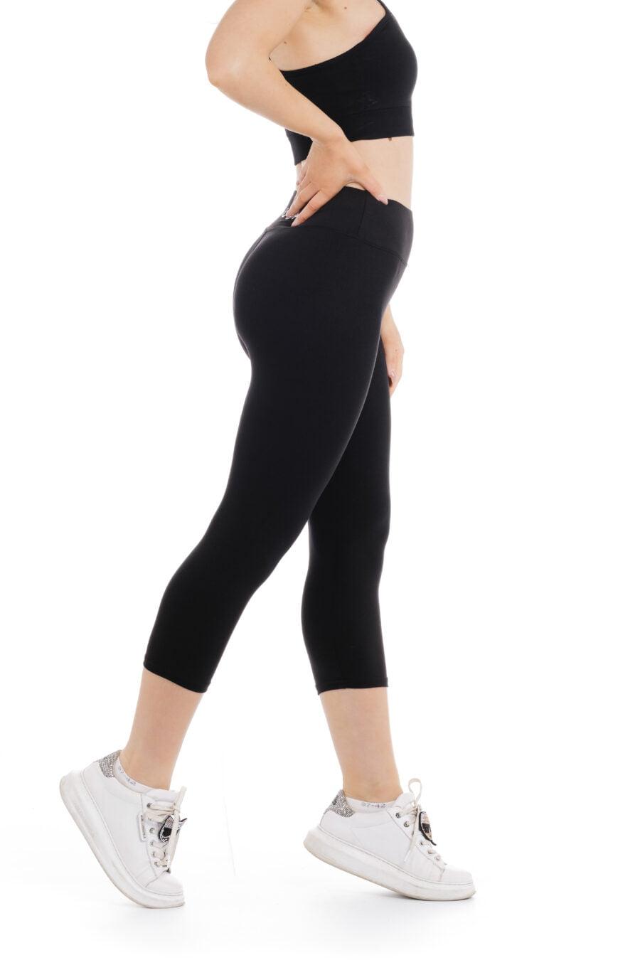 Enobarvne capri pajkice Black v črni barvi za odrasle