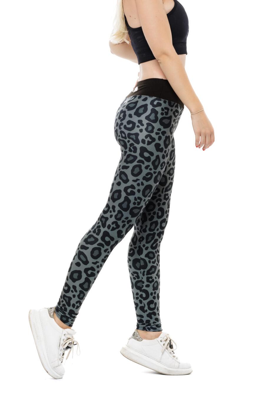 Dolge pajkice Maluma s sivim leopardjim vzorcem