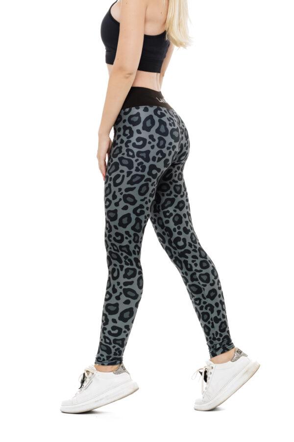 Dolge pajkice Maluma s sivim leopardjim vzorcem