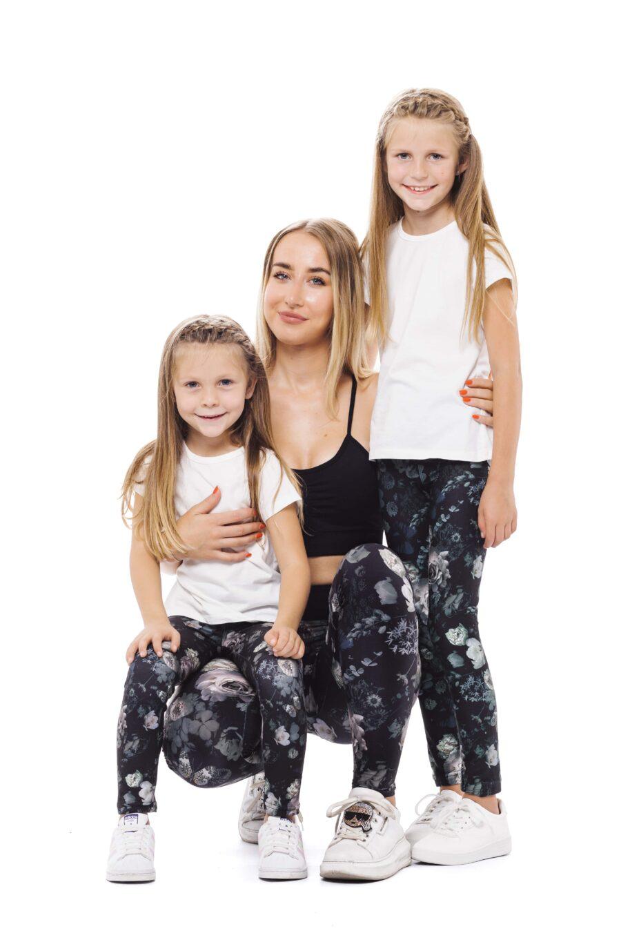 Unikatne temne pajkice Dark rose z vzorčkom belih vrtnic za odrasle in otroke