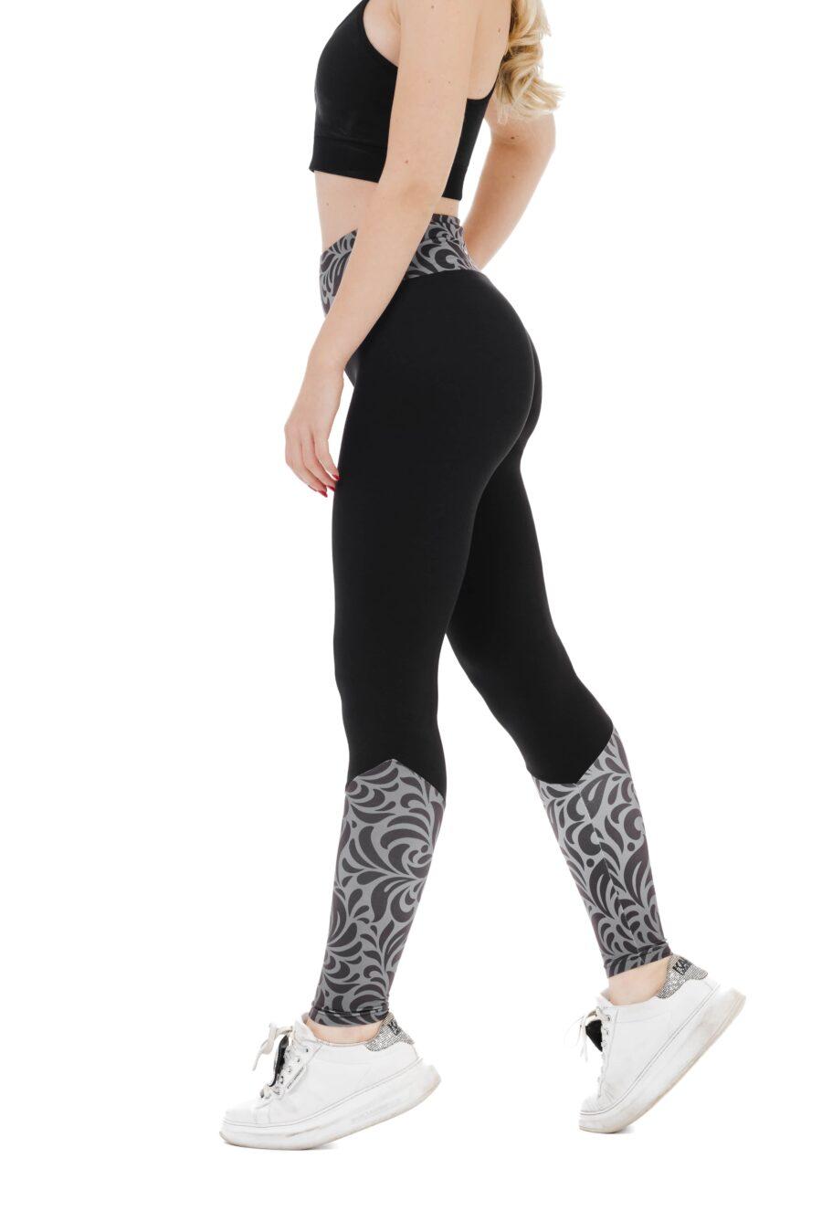 Temne dolge pajkice Mallas z risanim srebrnim vzorčkom na hlačnicah in na pasu za odrasle