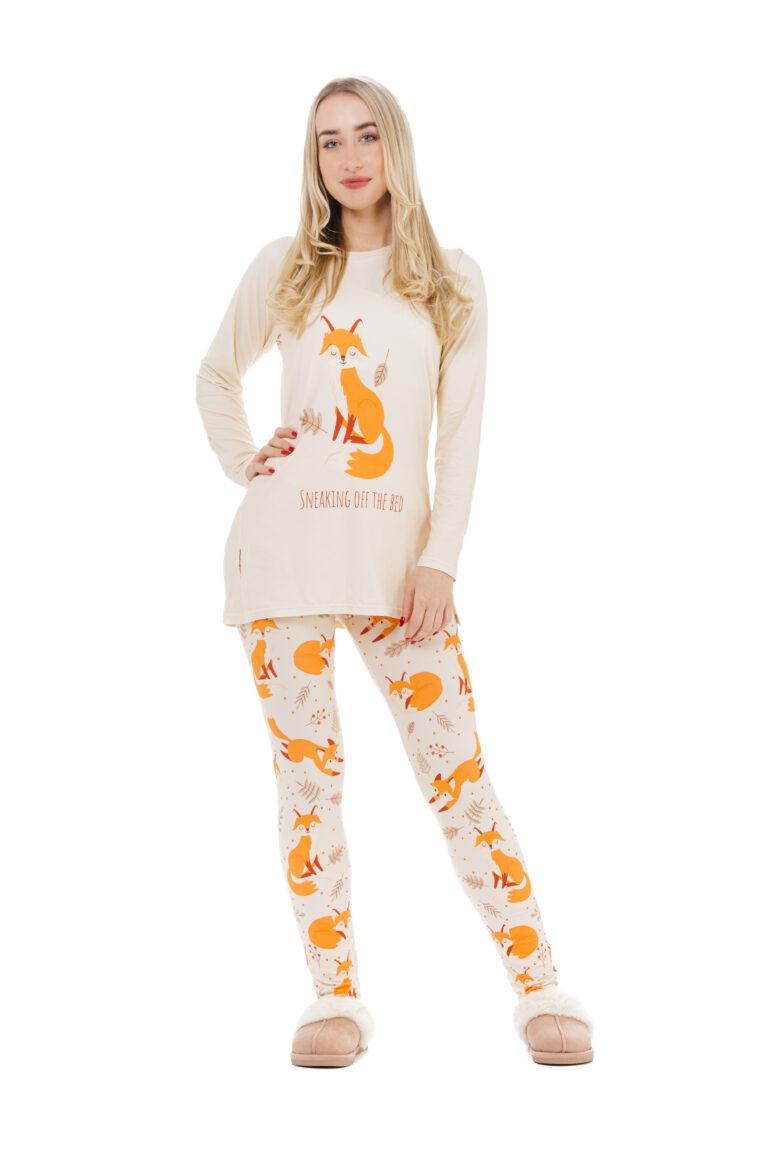 Udobna dvodelna pižama Zorra bela barva - Motiv lisice Sneaking off the bed