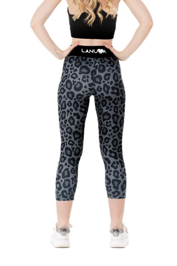 Capri pajkice Maluma s sivim leopardjim vzorcem