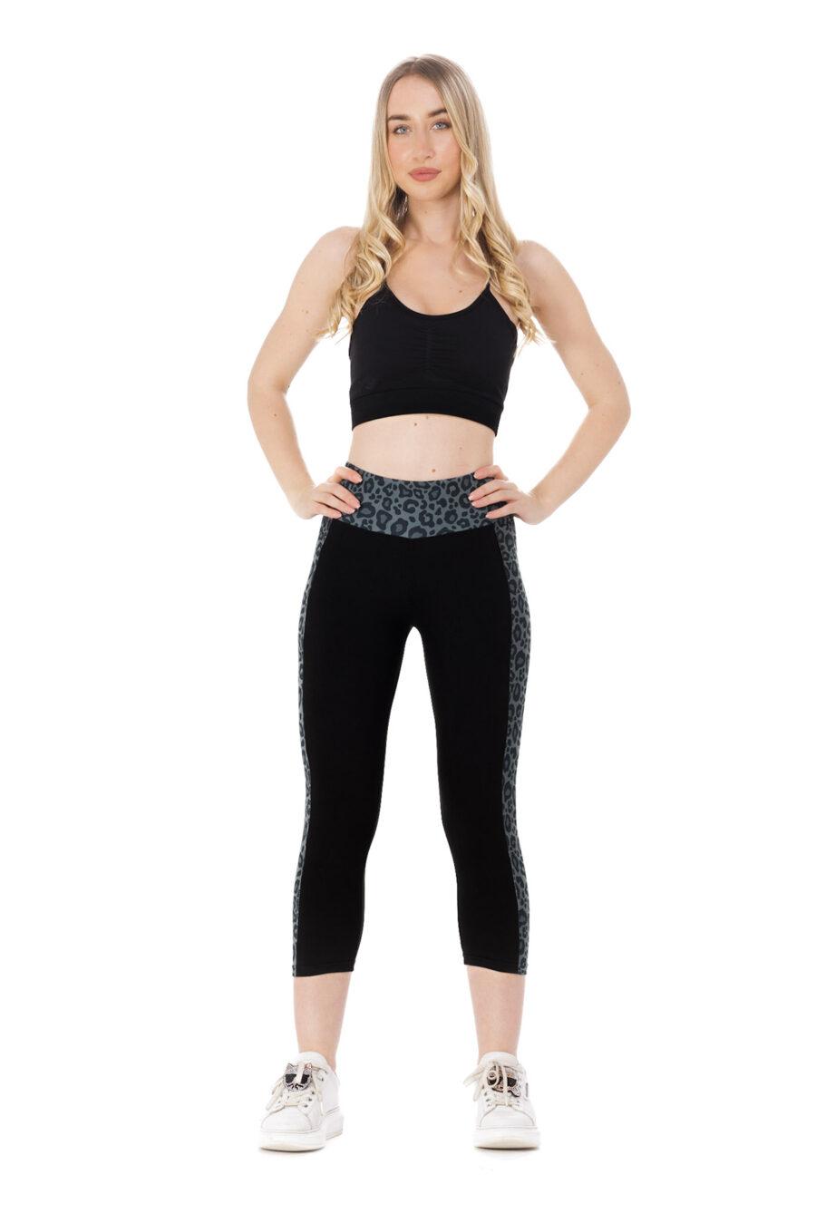 Črne capri pajkice Bella s stranskim sivim leopardjim vzorcem
