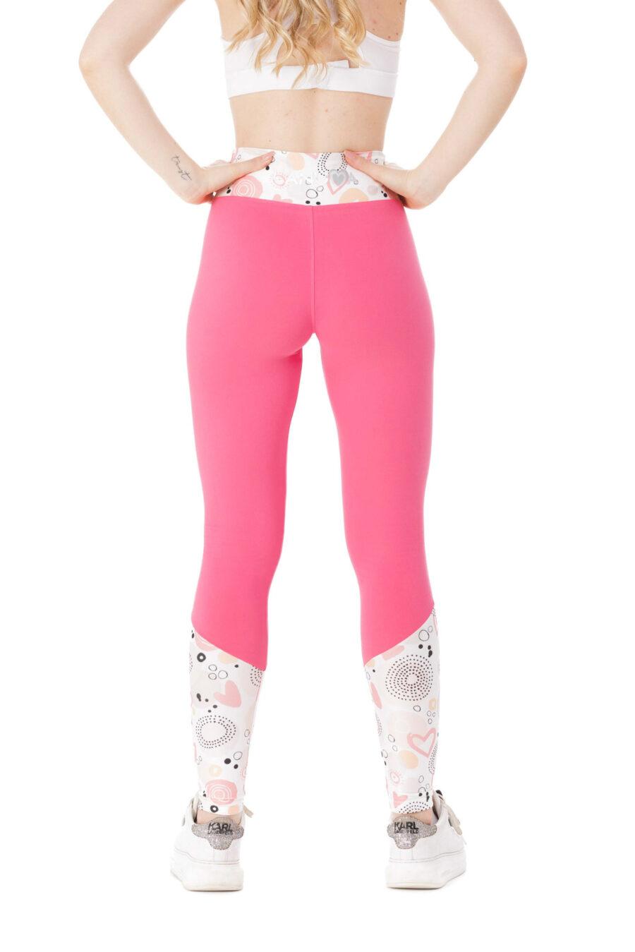 Roza dolge pajkice Helado z risanim vzorčkom srčkov na dnu hlačnic in na pasu za odrasle