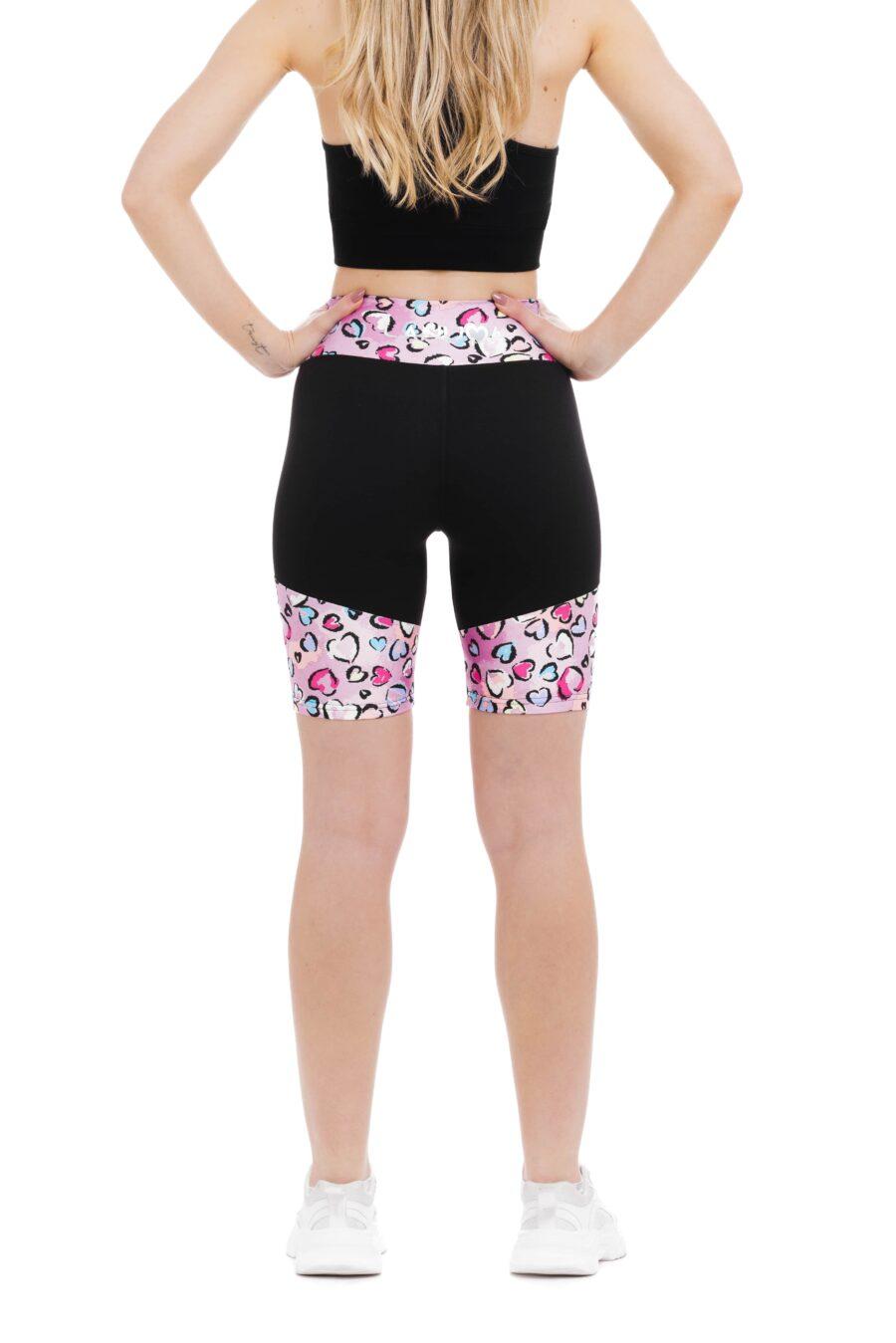 Temne kratke pajkice Golosina z živahnim roza vzorčkom srčkov na dnu hlačnic