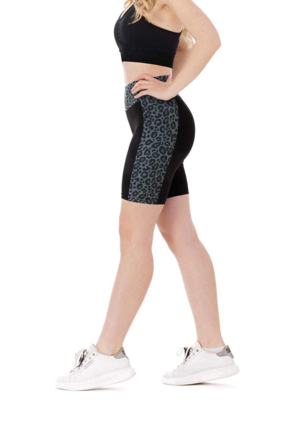 Črne kratke pajkice Bella s stranskim sivim leopardjim vzorcem
