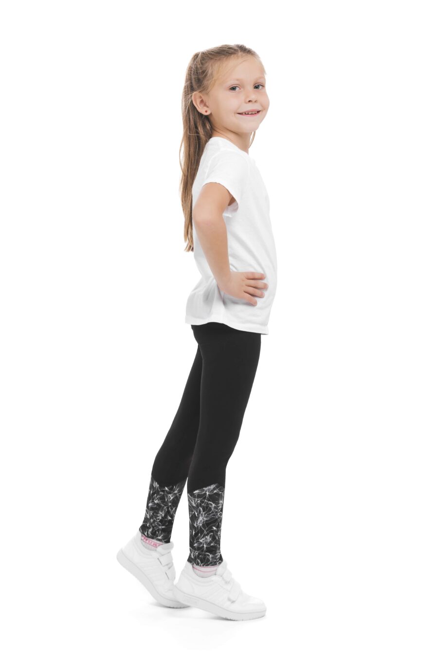 Temne otroške pajkice Fabulosa kids z risanim belim vzorčkom na dnu hlačnic in na pasu