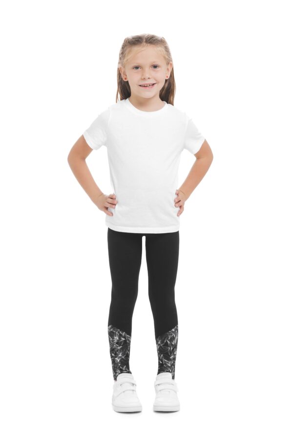 Temne otroške pajkice Fabulosa kids z risanim belim vzorčkom na dnu hlačnic in na pasu