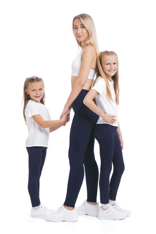 Enobarvne pajkice Navy v mornarsko modri barvi za odrasle in otroke