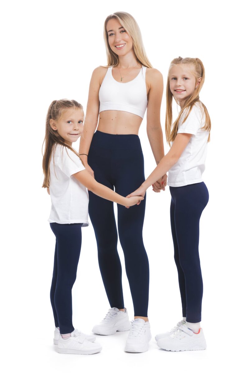 Enobarvne pajkice Navy v mornarsko modri barvi za odrasle in otroke