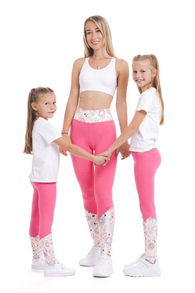 Roza pajkice Helado z risanim vzorčkom srčkov na dnu hlačnic in na pasu za odrasle in otroke