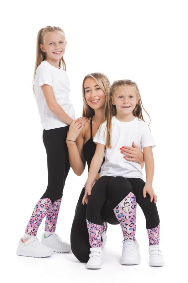 Pajkice Golosina z živahnim roza vzorčkom srčkov na dnu hlačnic za odrasle in otroke