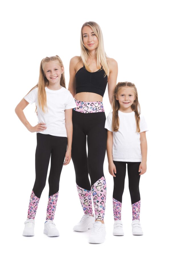 Pajkice Golosina z živahnim roza vzorčkom srčkov na dnu hlačnic za odrasle in otroke