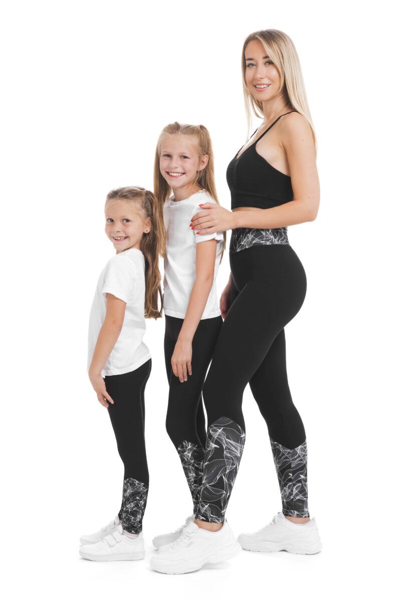 Temne pajkice Fabulosa z risanim belim vzorčkom na dnu hlačnic in na pasu za odrasle in otroke