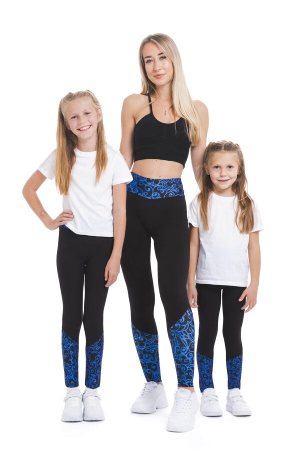 Temne pajkice Bailarina z risanim živo modrim vzorčkom na dnu hlačnic in na pasu za odrasle in otroke