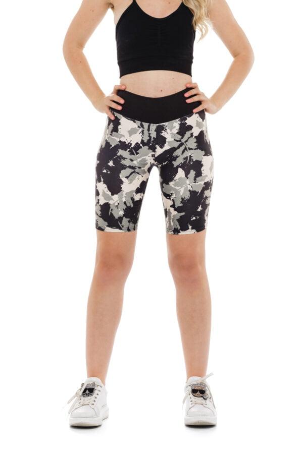 dark-amazona-shorts-1 – Lanuma Kratke pajkice Dark Amazona z vzorcem listov