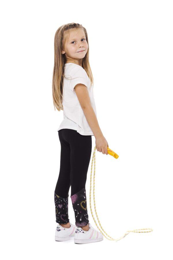 sweetheart-kids-3 – Lanuma Temne otroške pajkice Sweetheart kids z vzorčkom srčkov na dnu hlačnic