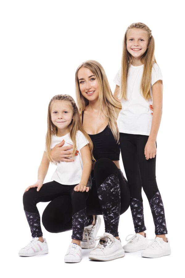 fuzzy-matchy-matchy-4-4 – Lanuma Temne pajkice Fuzzy z unikatnim belim vzorčkom na dnu hlačnic za odrasle in otroke
