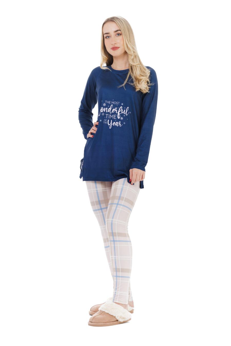 Udobna dvodelna pižama Estrella modra barva - napis The most wonderful time of the year