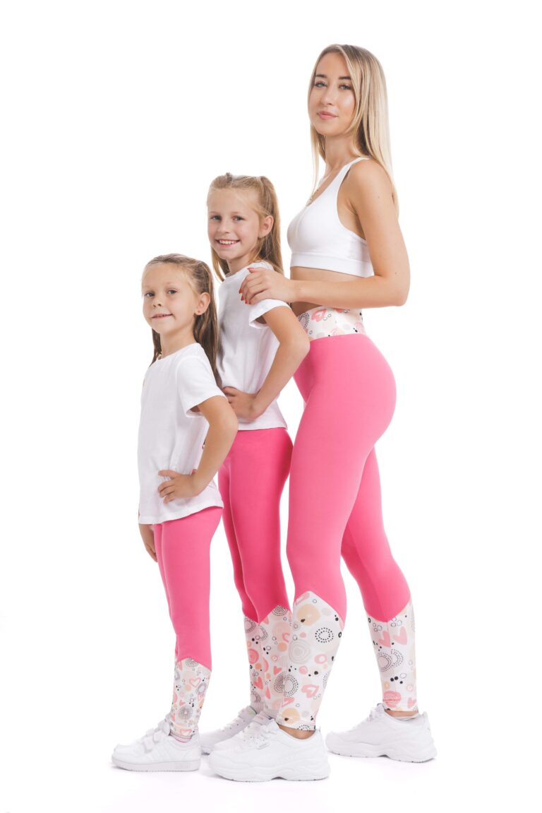 Roza pajkice Helado z risanim vzorčkom srčkov na dnu hlačnic in na pasu za odrasle in otroke