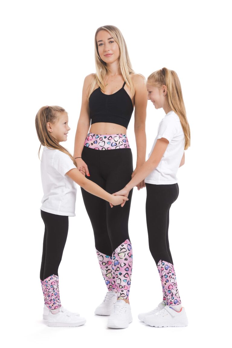 Pajkice Golosina z živahnim roza vzorčkom srčkov na dnu hlačnic za odrasle in otroke