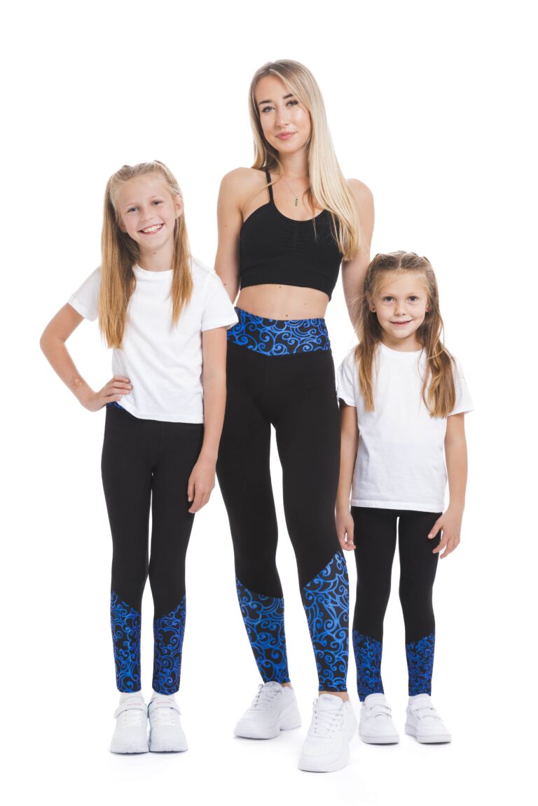 Temne pajkice Bailarina z risanim živo modrim vzorčkom na dnu hlačnic in na pasu za odrasle in otroke