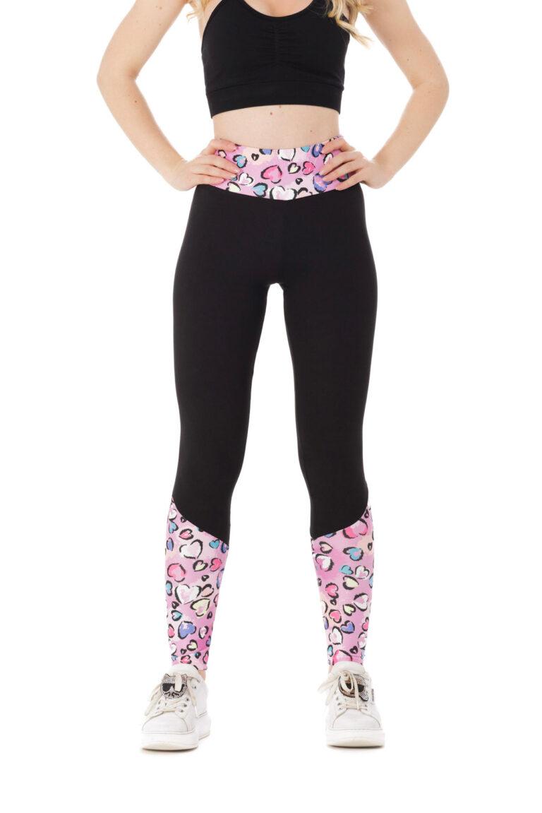 Črne dolge pajkice Golosina z živahnim vzorčkom srčkov na roza podlagi na dnu hlačnic in na pasu