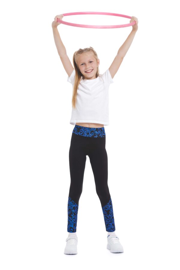 Črne dolge pajkice Bailarina kids z abstraktnim živo modrim vzorčkom na dnu hlačnic in na pasu za otroke