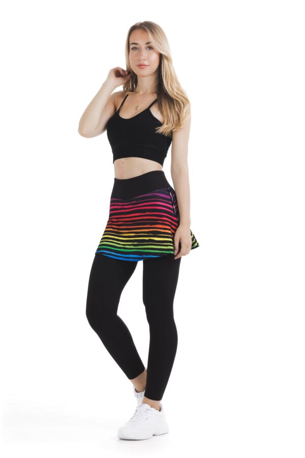 Skort Ritmica - krilo z všitimi dolgimi pajkicami z živahnim mavričnim vzorcem