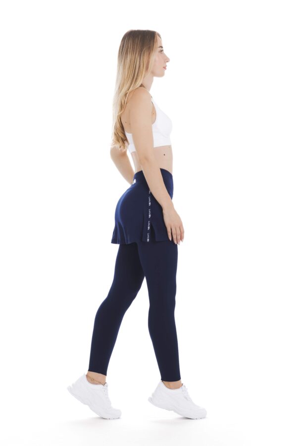 Skort Navy long- enobarvno krilo z všitimi pajkicami v mornarsko modri barvi