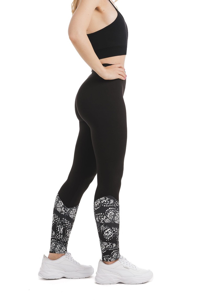 Črne dolge pajkice Brezza z belimi abstraktnimi metulji na dnu hlačnic