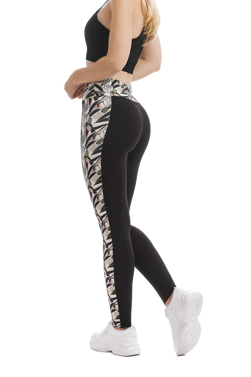 Črne dolge pajkice Sapore s cvetličnim vzorcem ob straneh hlačnic in na pasu v črni, zeleni in nežno roza barvi