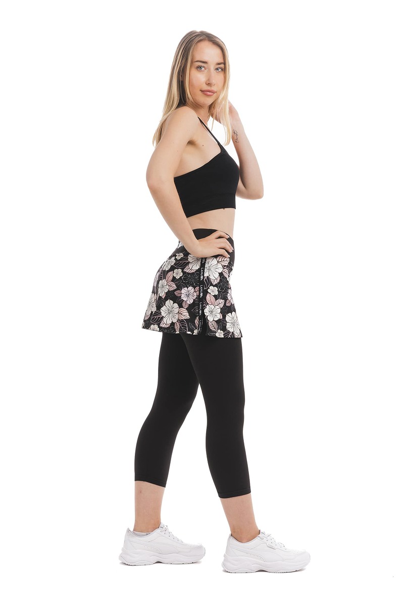 Skort Carita – krilo s capri všitimi pajkicami s cvetličnim vzorcem v črni, beli in nežno roza barvi