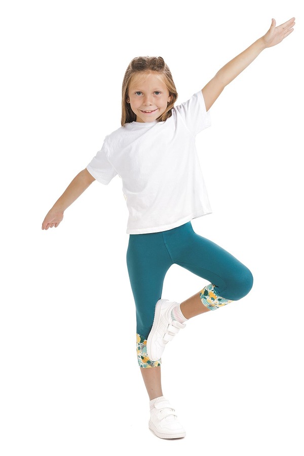 Turkizne capri pajkice Bonita kids z živahnim vzorčkom rumenih, modrih in turkiznih krogov na dnu hlačnic in na pasu za otroke Turkizne capri pajkice Bonita kids z živahnim vzorčkom rumenih, modrih in turkiznih krogov na dnu hlačnic in na pasu za otroke