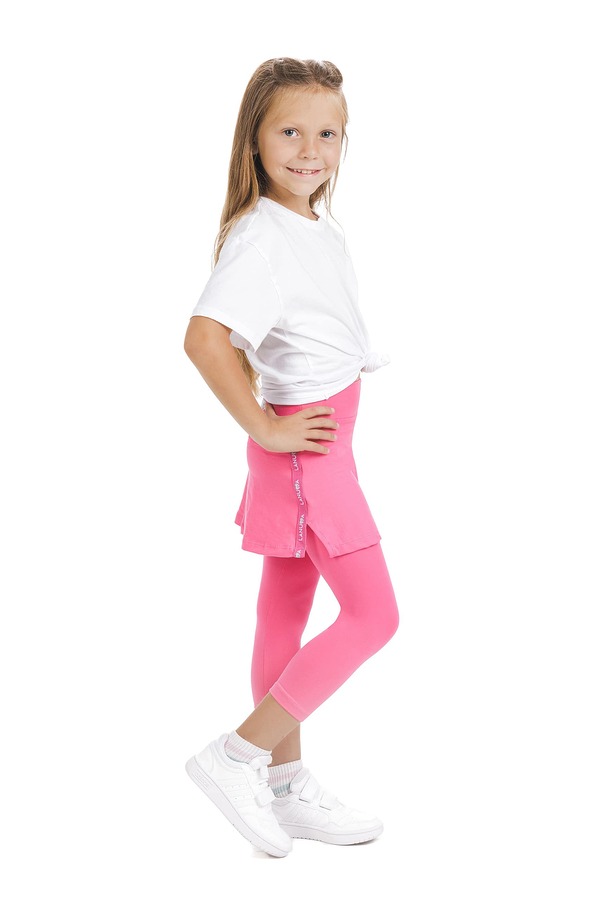 Skort Pinky kids – enobarvno krilo z všitimi capri pajkicami v roza barvi Skort Pinky kids - enobarvno krilo z všitimi capri pajkicami v roza barvi
