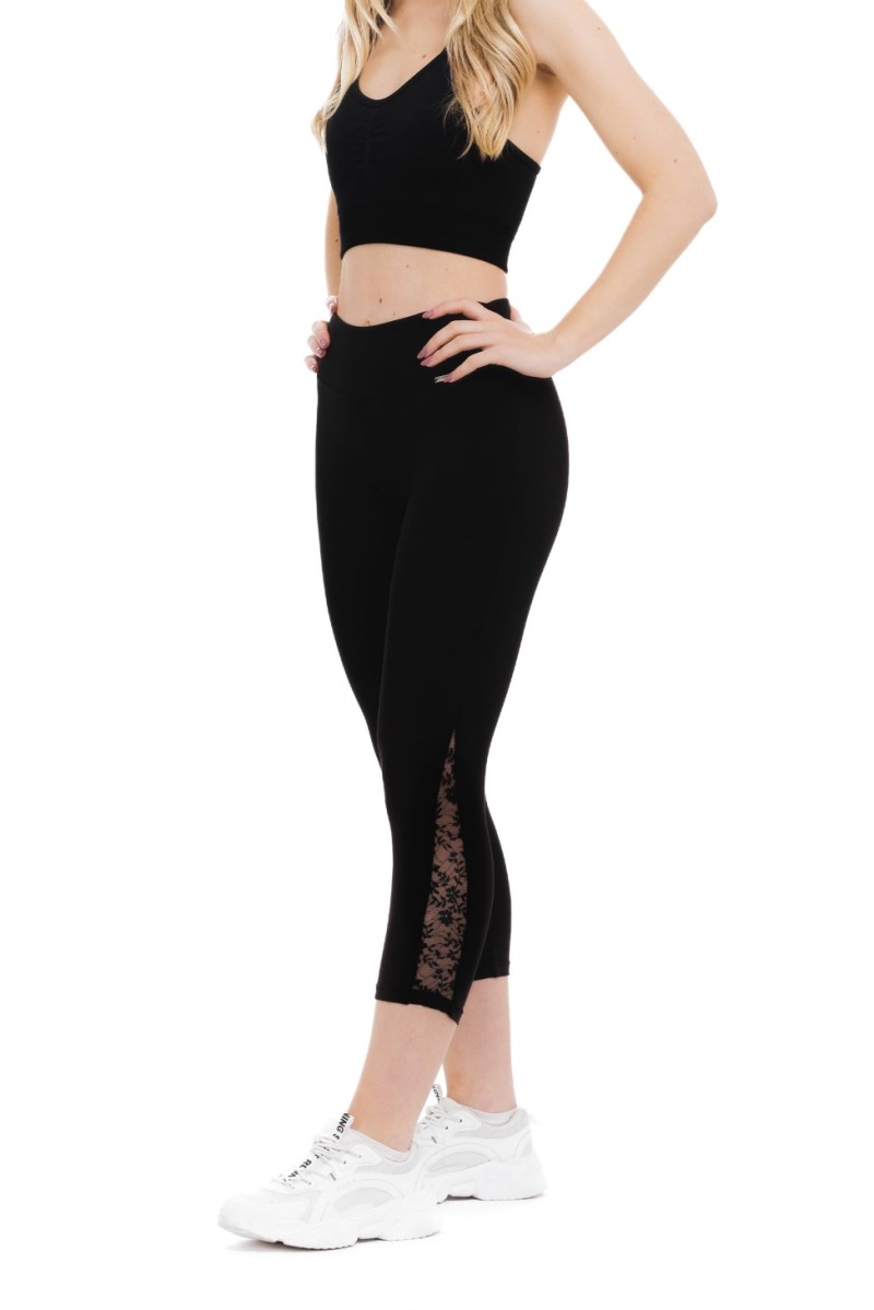 Črne capri pajkice Encaje s prosojnim čipkastim detajlom ob strani spodnjega dela hlačnic