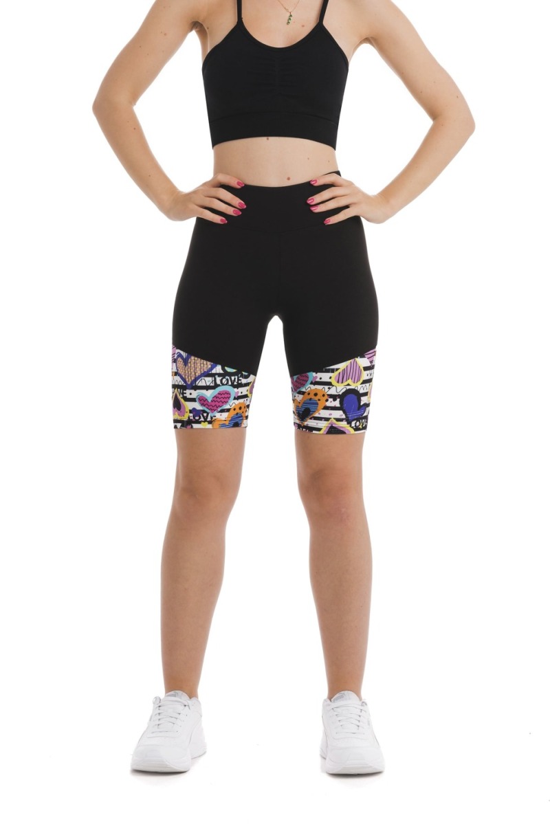 Črne kratke pajkice Balzello s pisanim vzorčkom srčkov na dnu hlačnic