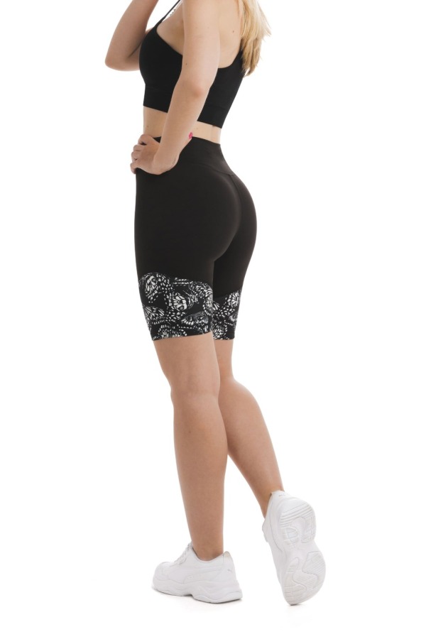 Črne kratke pajkice Brezza z belimi abstraktnimi metulji na dnu hlačnic