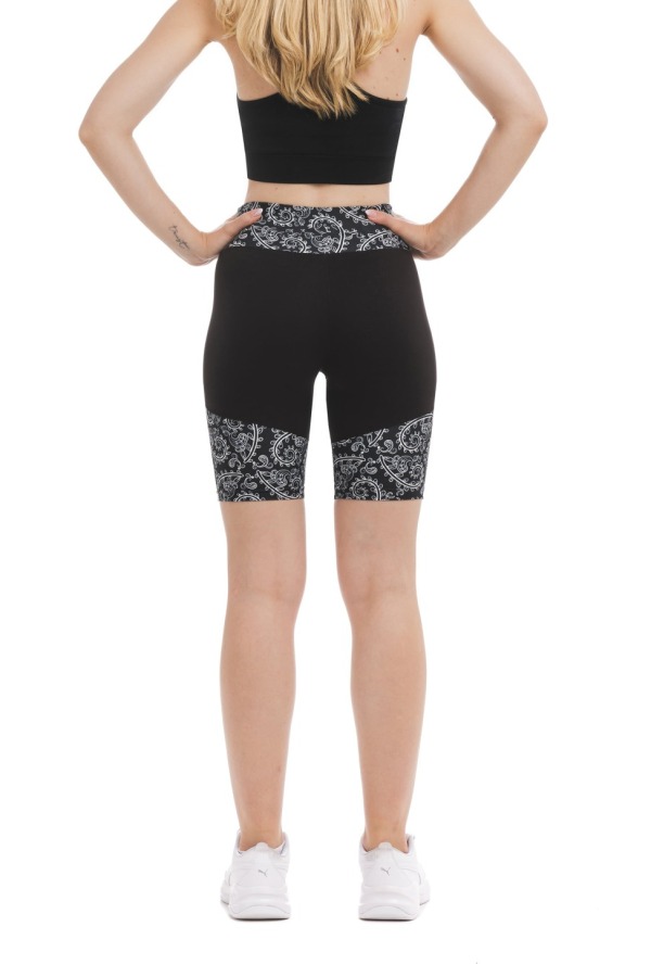Črne kratke pajkice Brivido z belim paisley vzorcem na spodnjem delu hlačnic in pasu Črne kratke pajkice Brivido z belim paisley vzorcem na spodnjem delu hlačnic in pasu