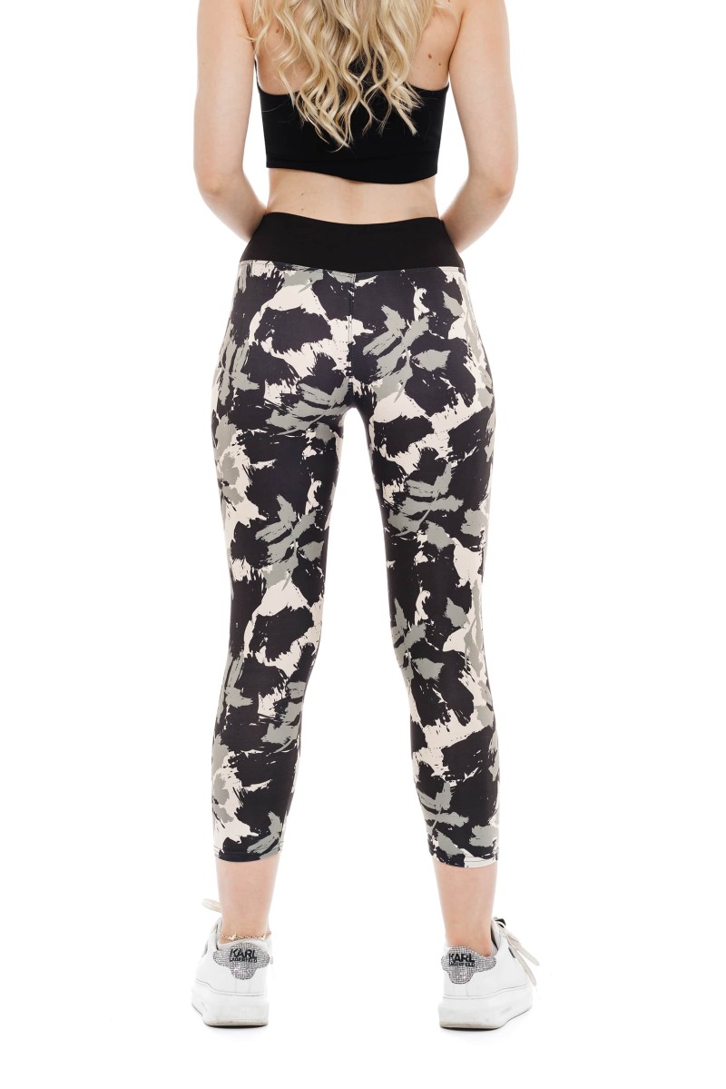 Capri pajkice Dark Amazona z vojaškim vzorcem v bež in sivih odtenkih