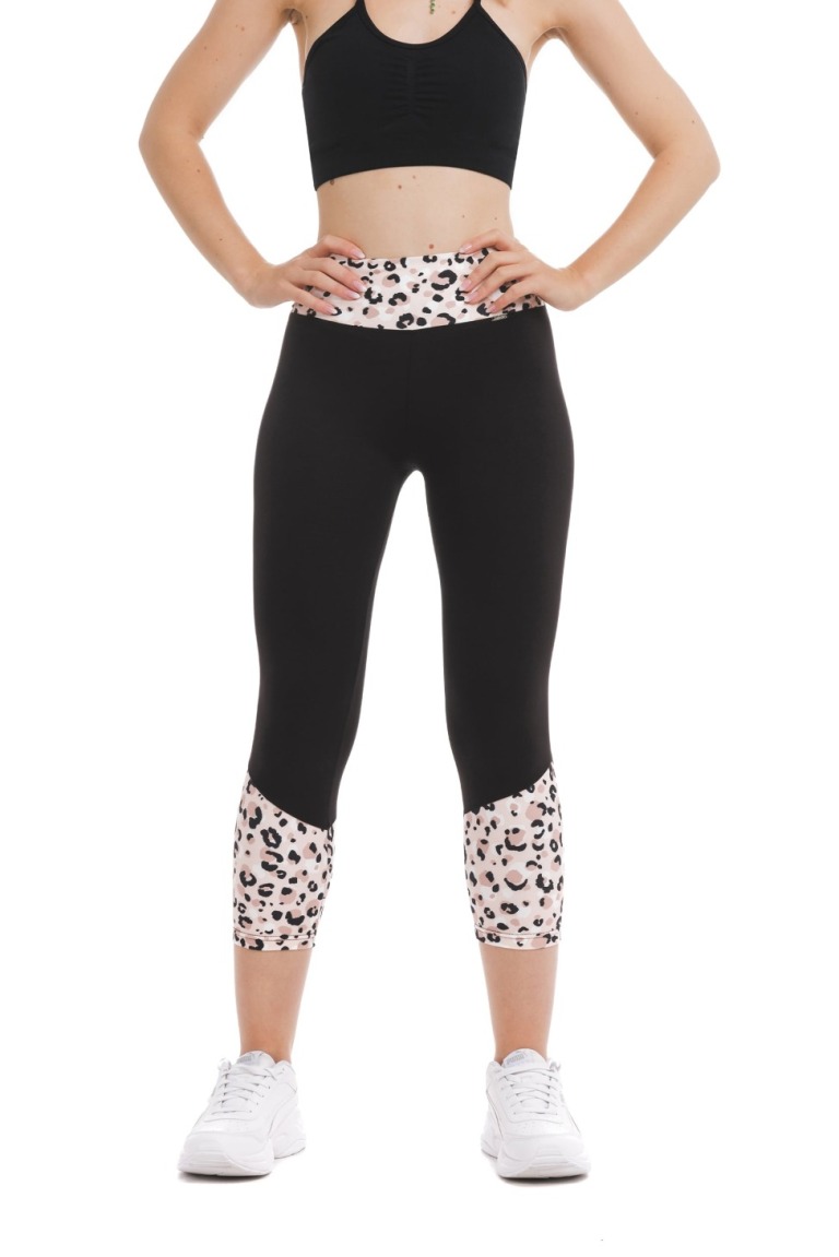 Črne capri pajkice Gemma z leopard vzorcem na nežno roza podlagi na dnu hlačnic in na pasu