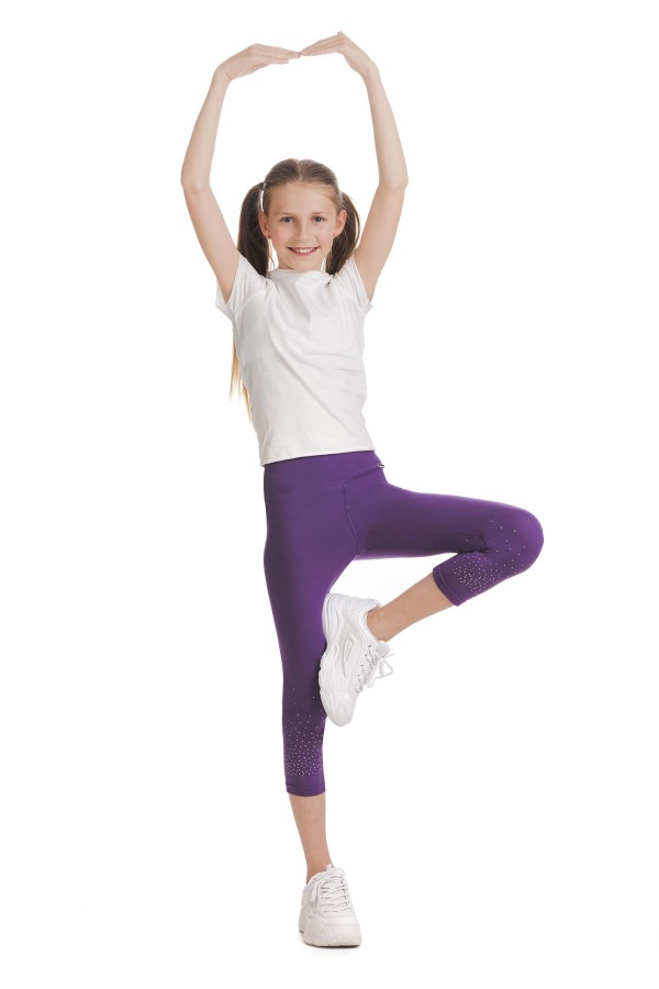 Vijolične capri kids pajkice Narela s svetlečimi detajli v obliki pik na spodnjem delu hlačnic