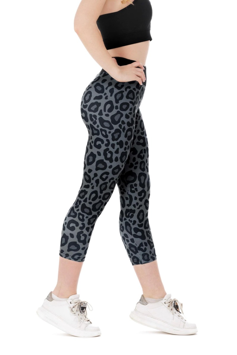 Capri pajkice Maluma s sivim leopardjim vzorcem