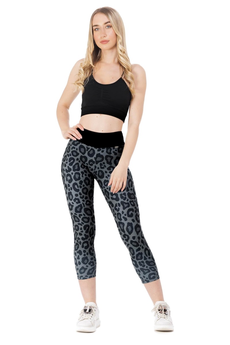 Capri pajkice Maluma s sivim leopardjim vzorcem