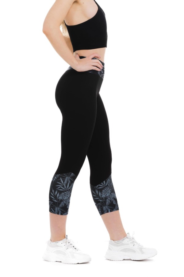 Temne pajkice capri Nocturno z risanim svetlim vzorčkom na dnu hlačnic in na pasu za odrasle Temne pajkice capri Nocturno z risanim svetlim vzorčkom na dnu hlačnic in na pasu za odrasle