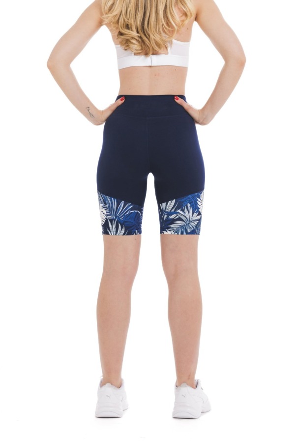 Temno modre kratke pajkice Passio s tropskim listnim vzorcem v beli in modri barvi na spodnjem delu hlačnic