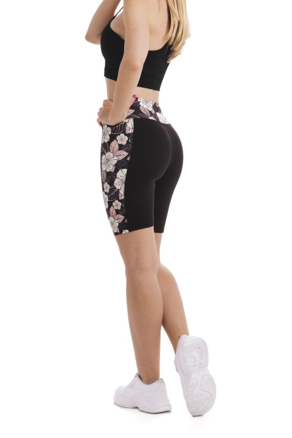 Črne kratke pajkice Rosso z rožastim vzrcem v beli, roza in črni barvi ob straneh hlačnic